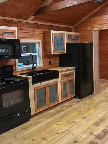 Base camp | 4b 103  home features