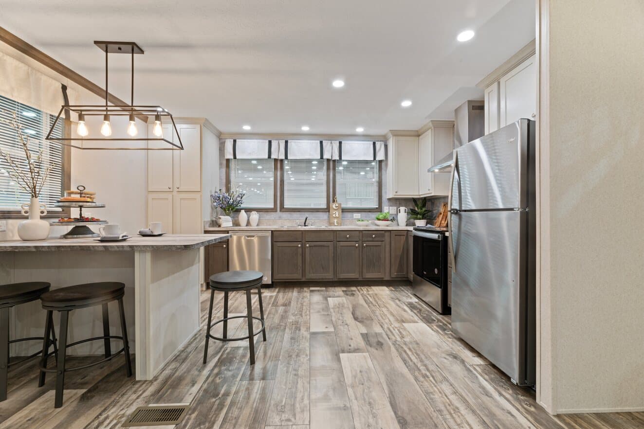 Eastman 24530 kitchen home features