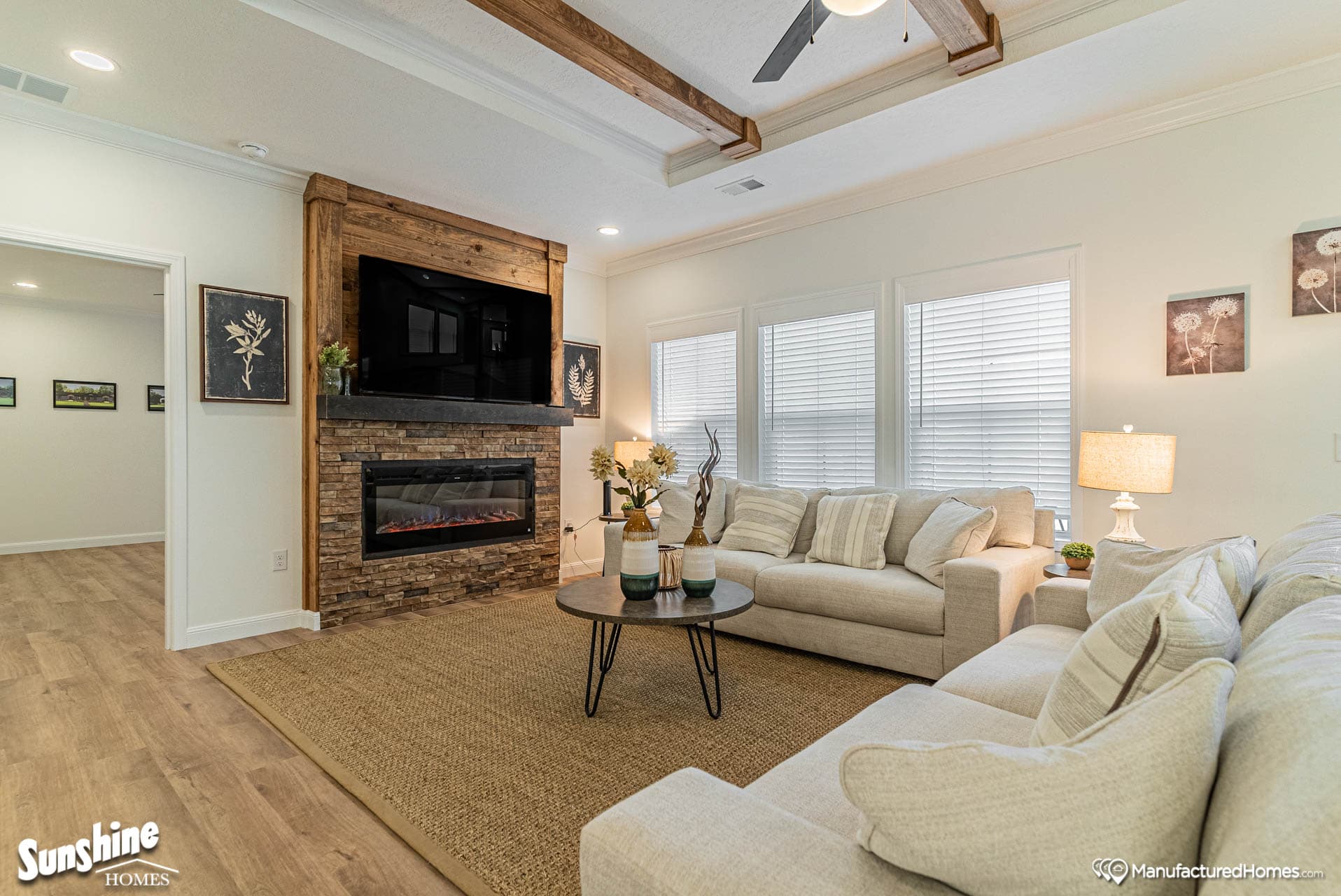 Pri3284-2058 interior home features