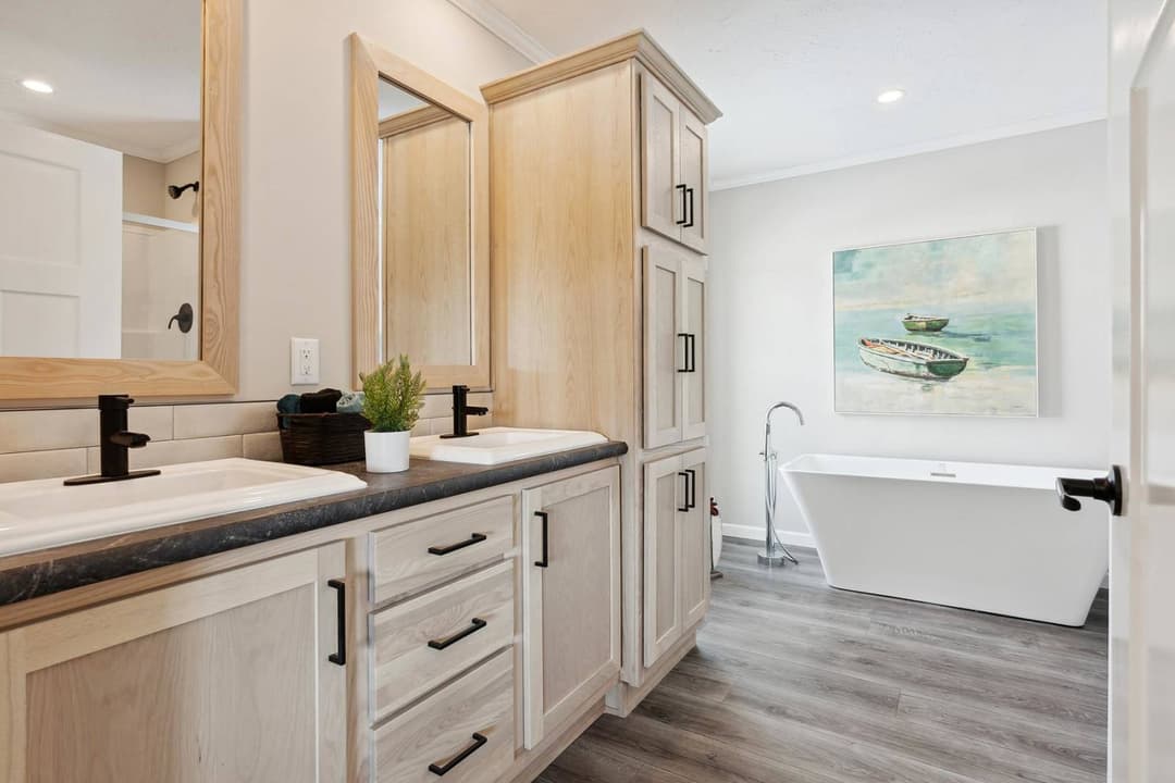 N620 bathroom home features