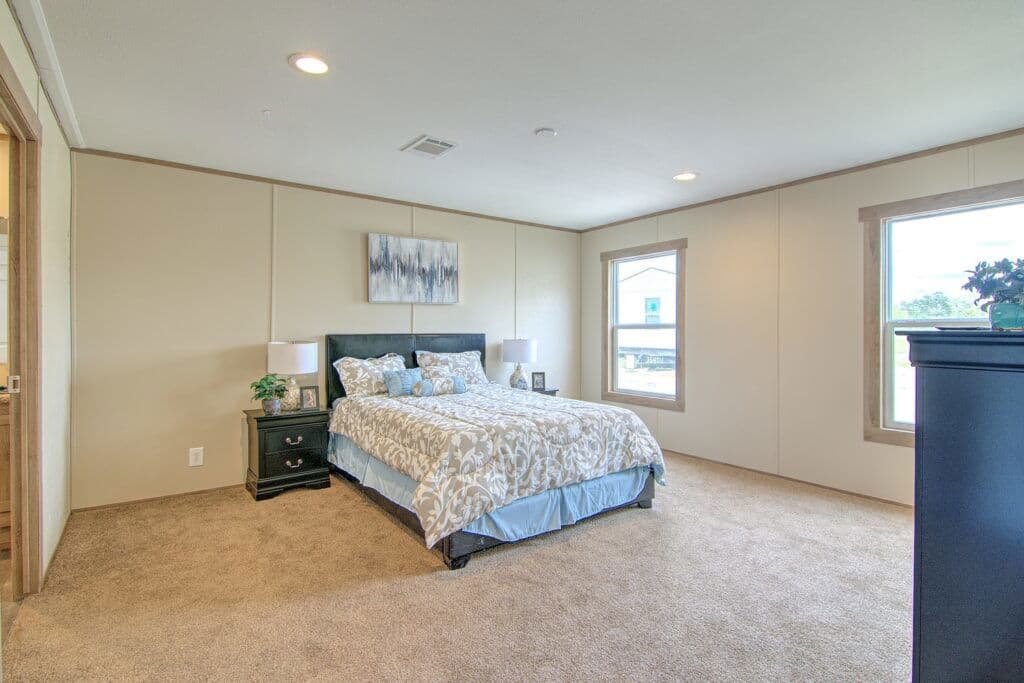 Vela 9456 bedroom home features