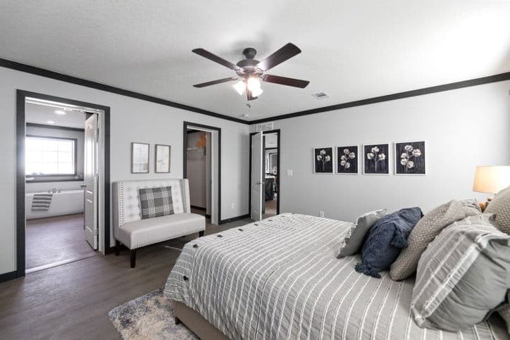 Sparrow 32725a bedroom home features