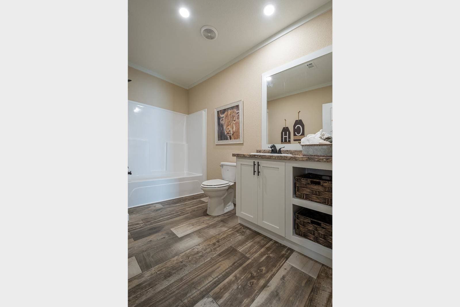 Innovation 3266f bathroom home features