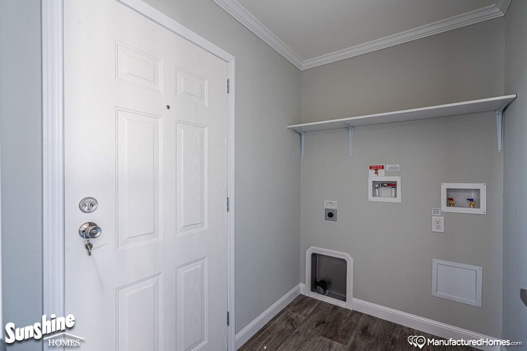 Pri3252-2001 v2 interior home features