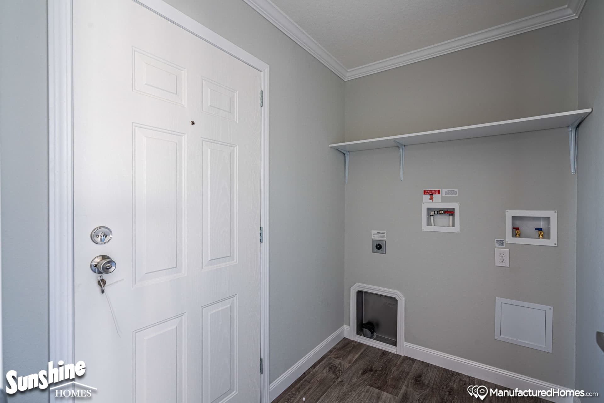 Pri3252-2001 v2 interior home features