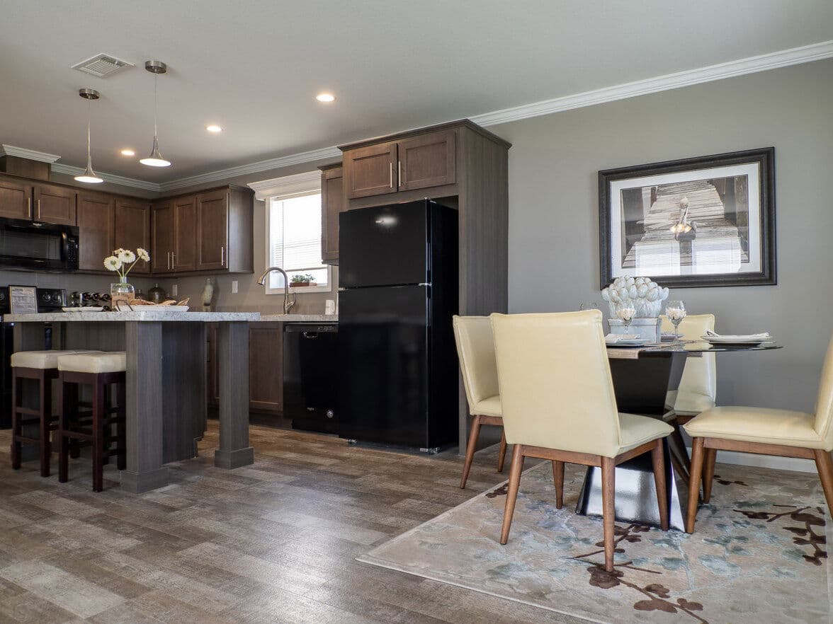 Avon park 24482e interior home features