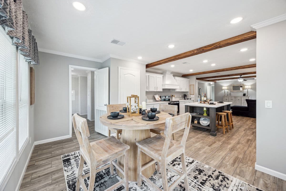 Md-10-32 lynnox interior home features