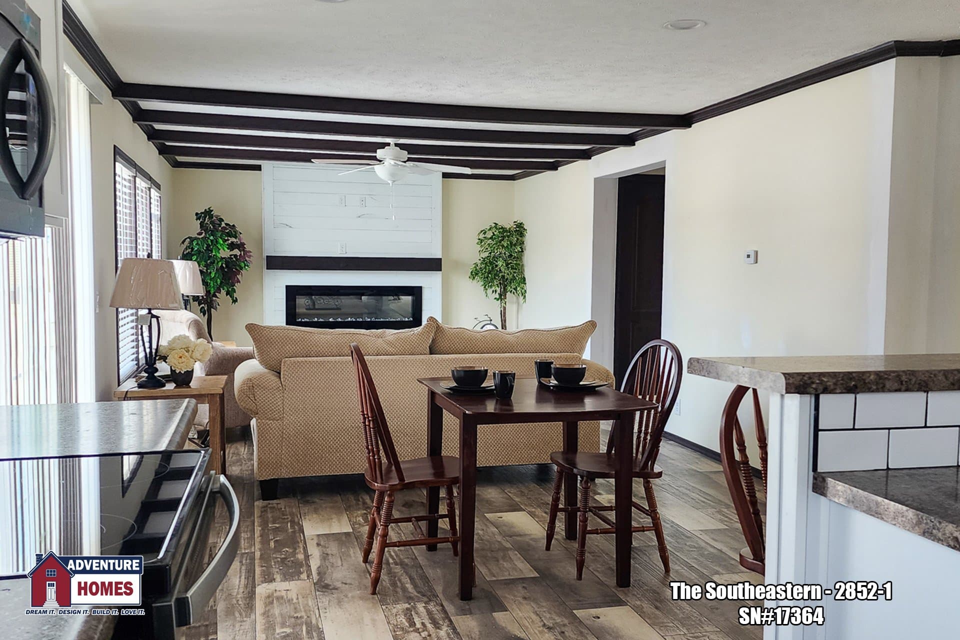 Southeastern | 2852-1 interior home features