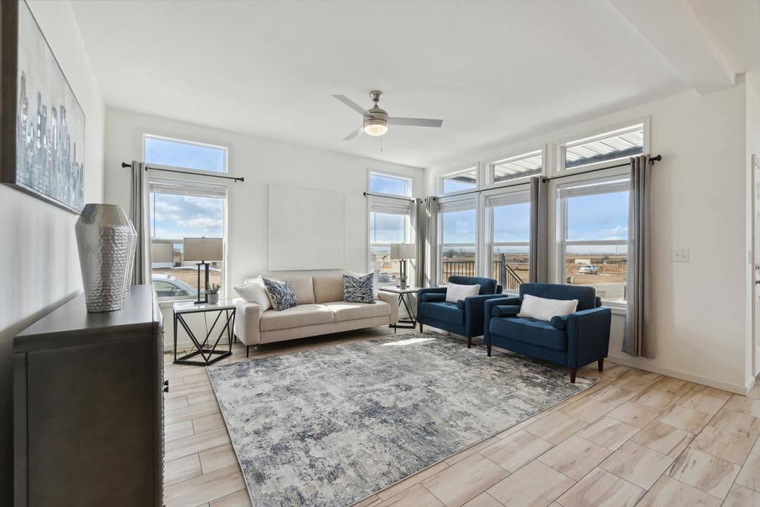 Nova-l interior home features