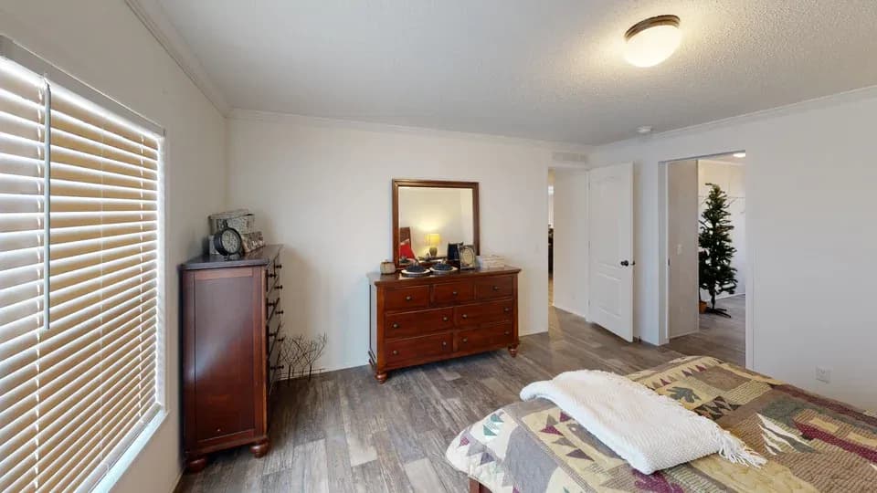 Buckhannon | 0603cbk bedroom home features