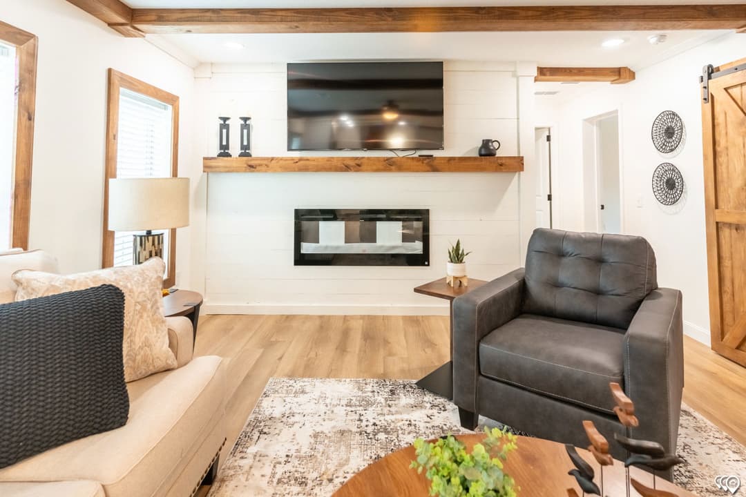 Pri3280-2071 interior home features