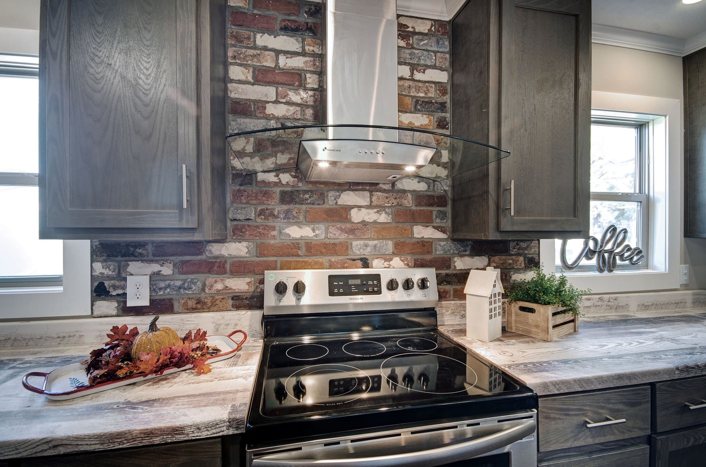 Helicon kitchen home features