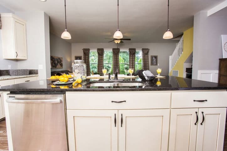 Baxter 42483a kitchen home features