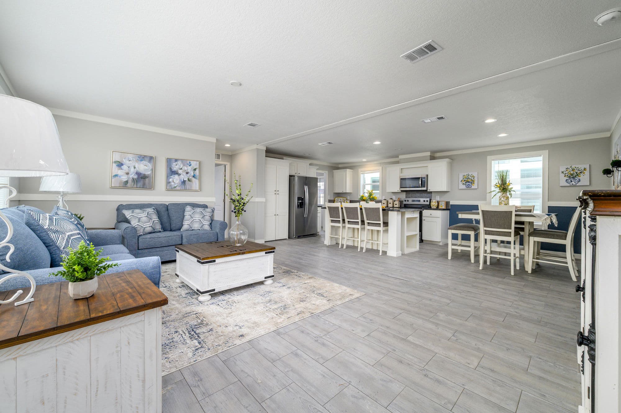 Marco 54 interior home features