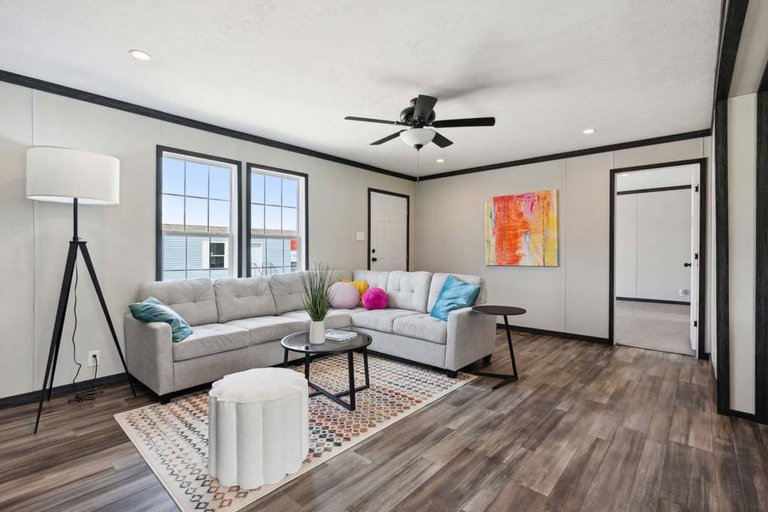 Clinch interior home features