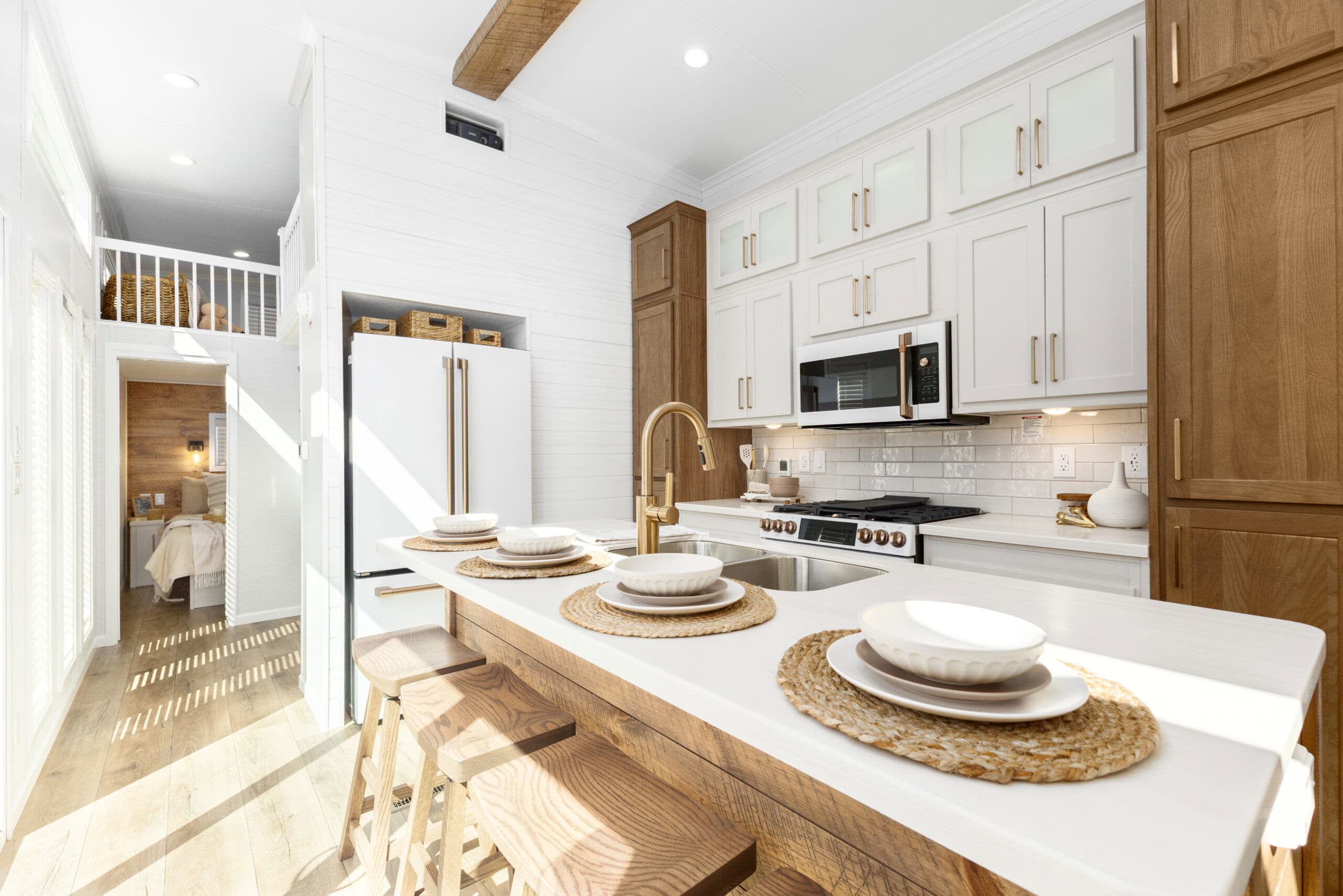 Island 6449 kitchen home features