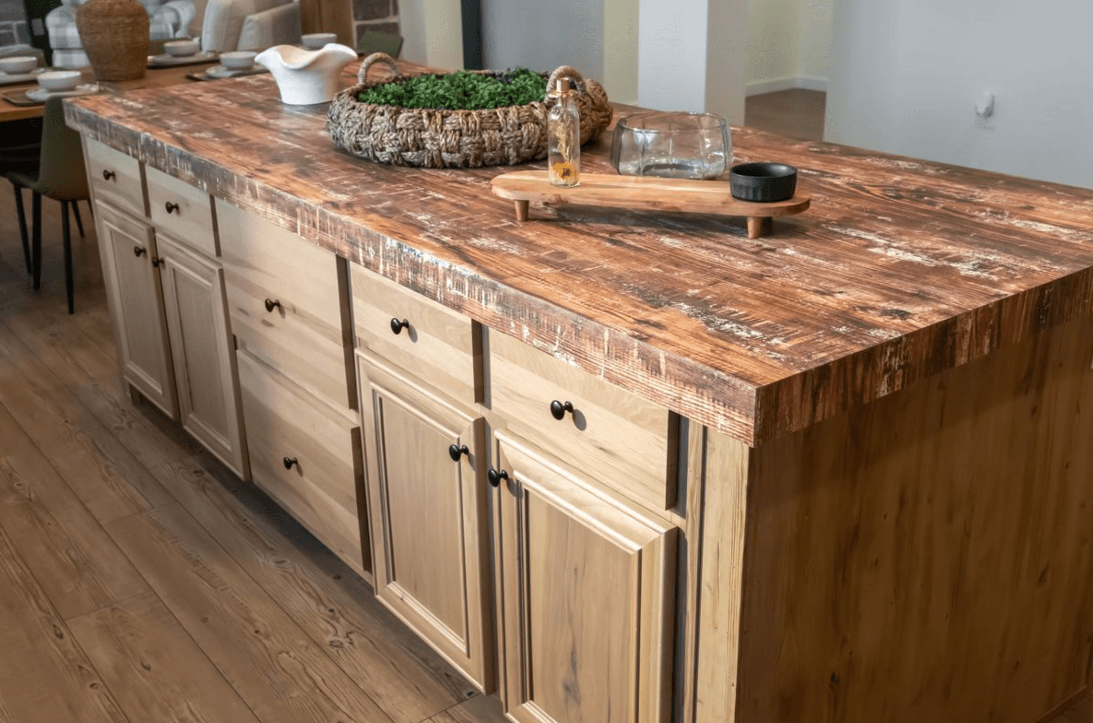 The rocking chair kitchen home features