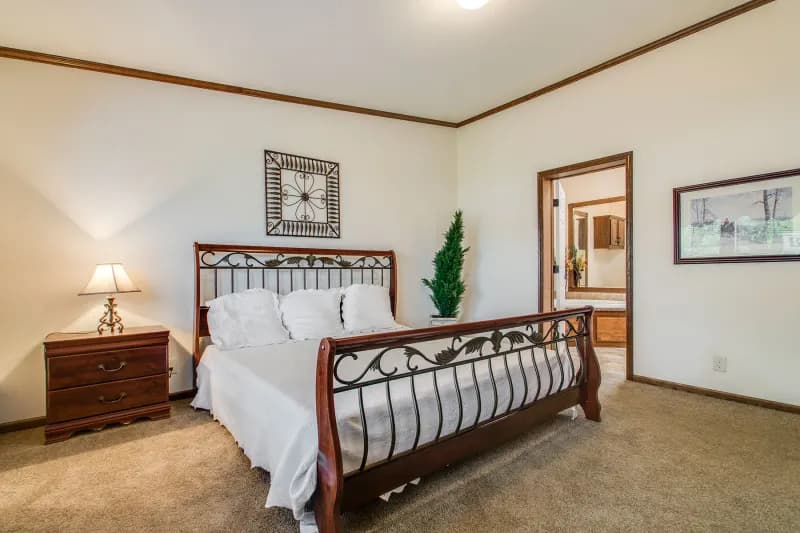 Lexington c208 bedroom home features