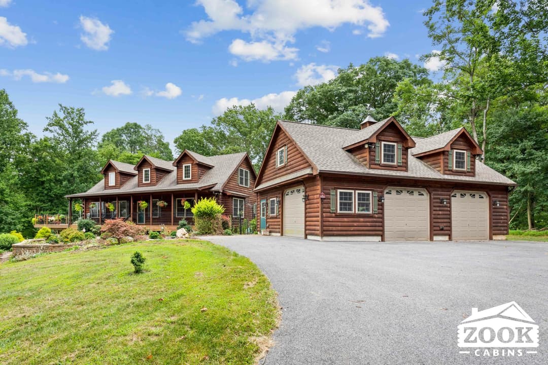 Mountaineer 2840 exterior home features