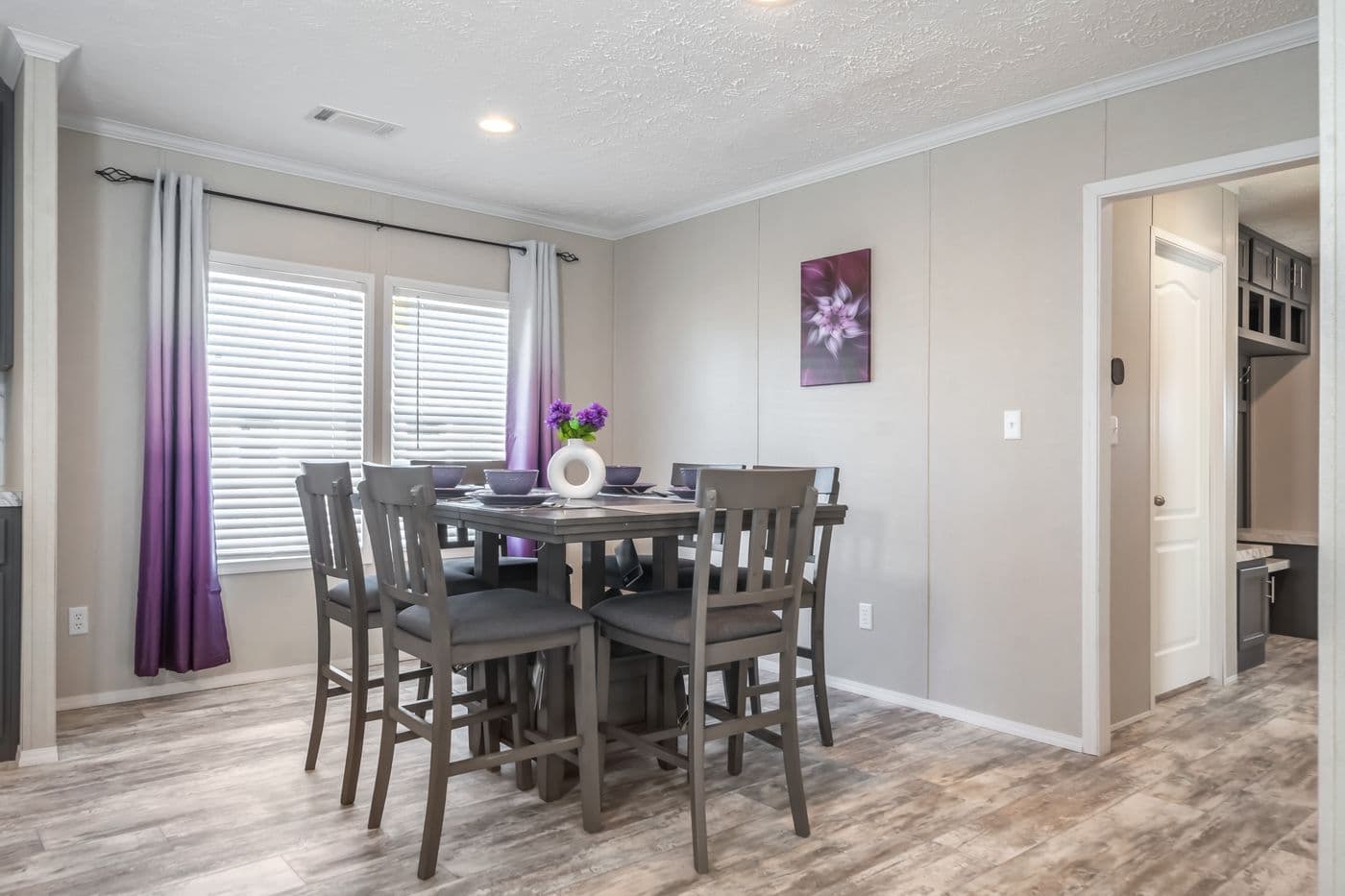 Stella interior home features