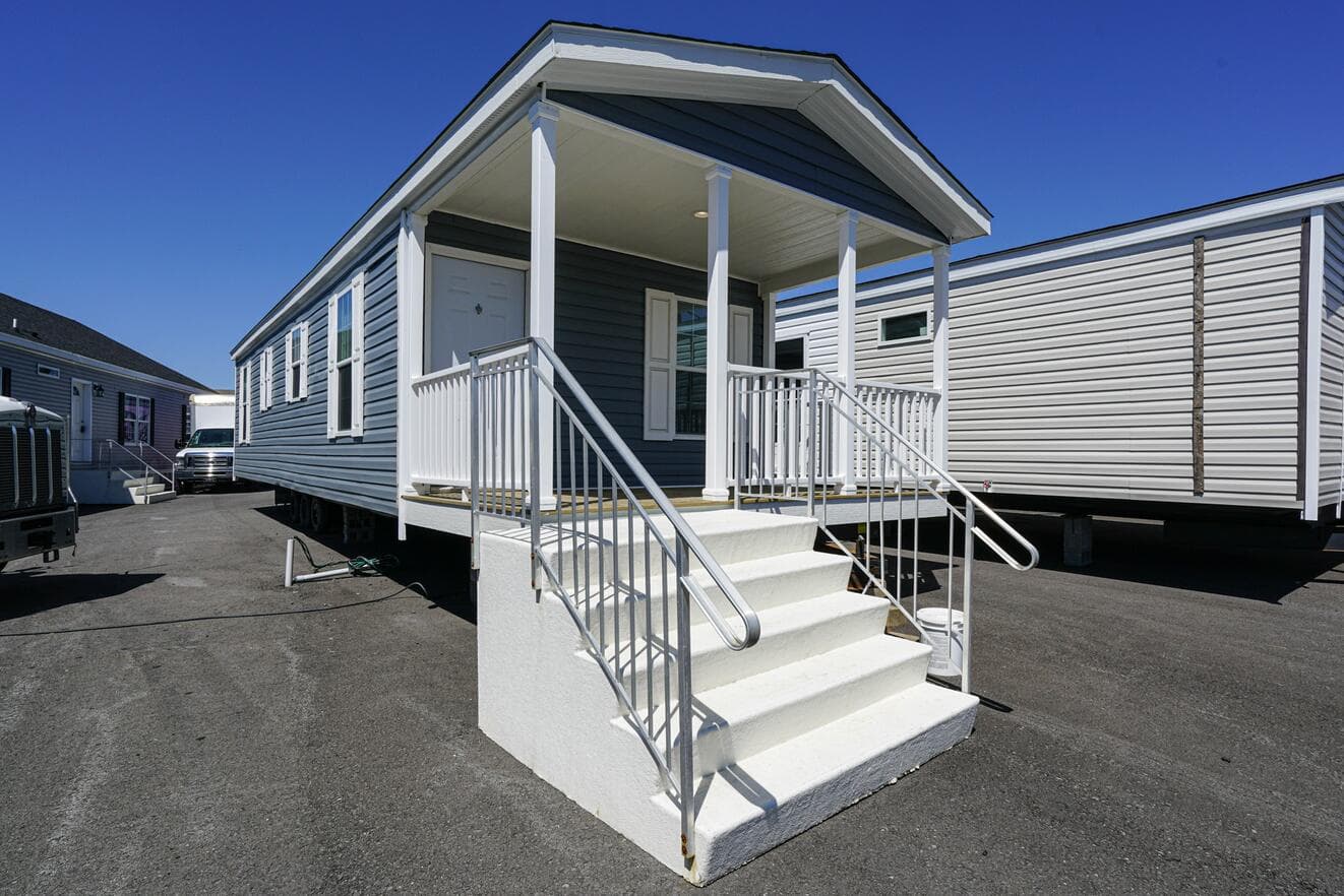 Dakota 14482d exterior home features