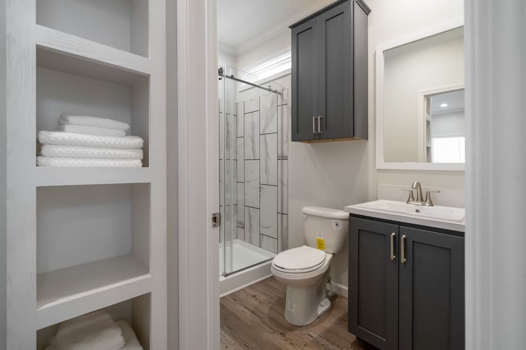 Tiffany bathroom home features