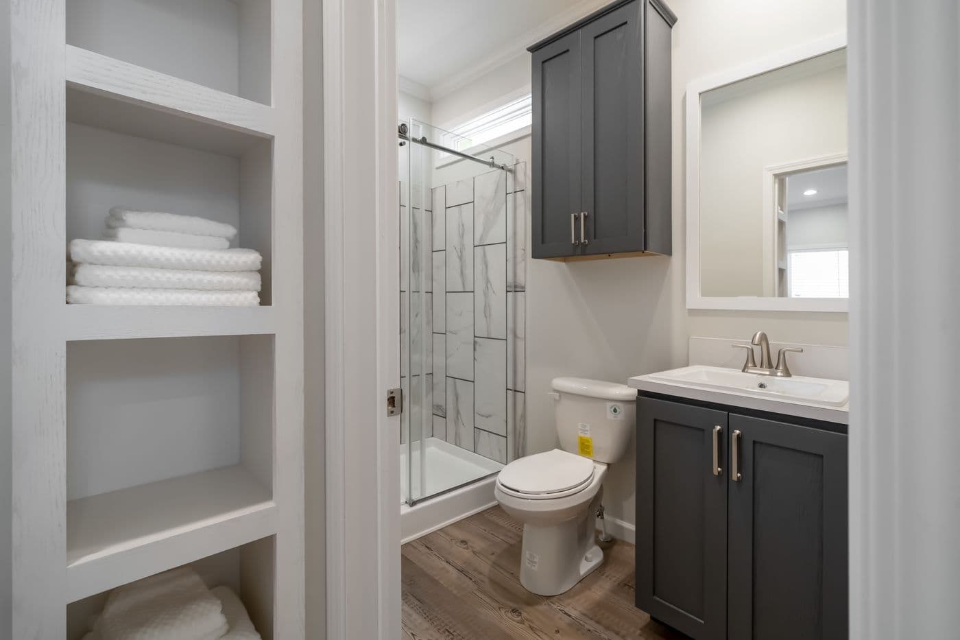 Tiffany bathroom home features