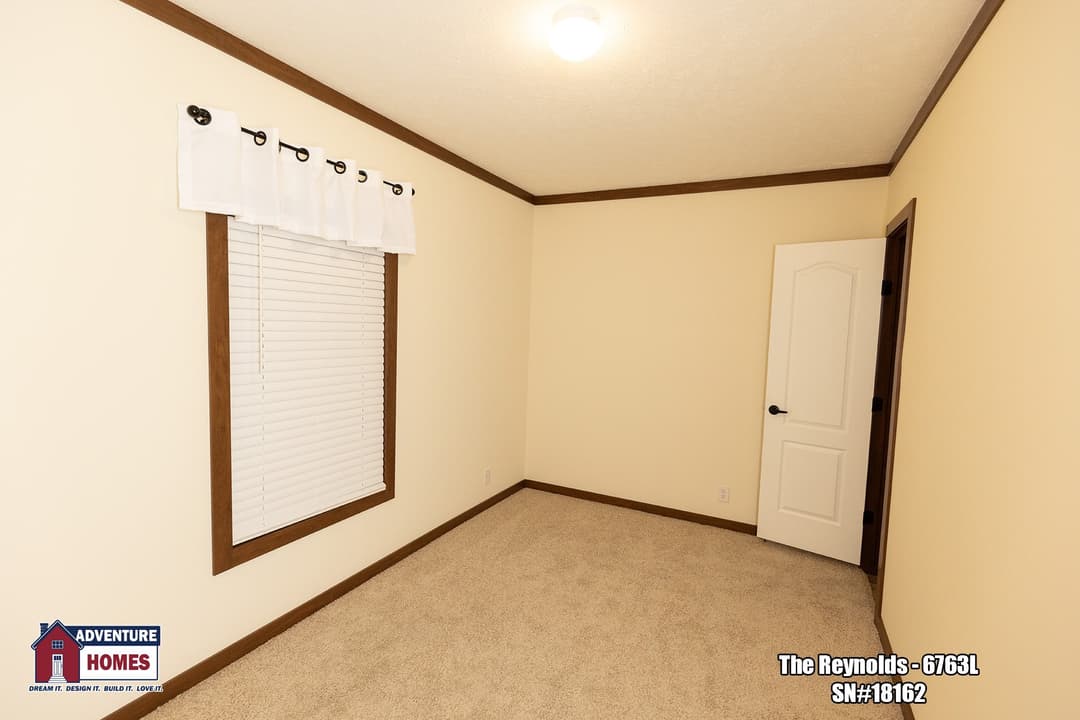 Reynolds | 6763l bedroom home features