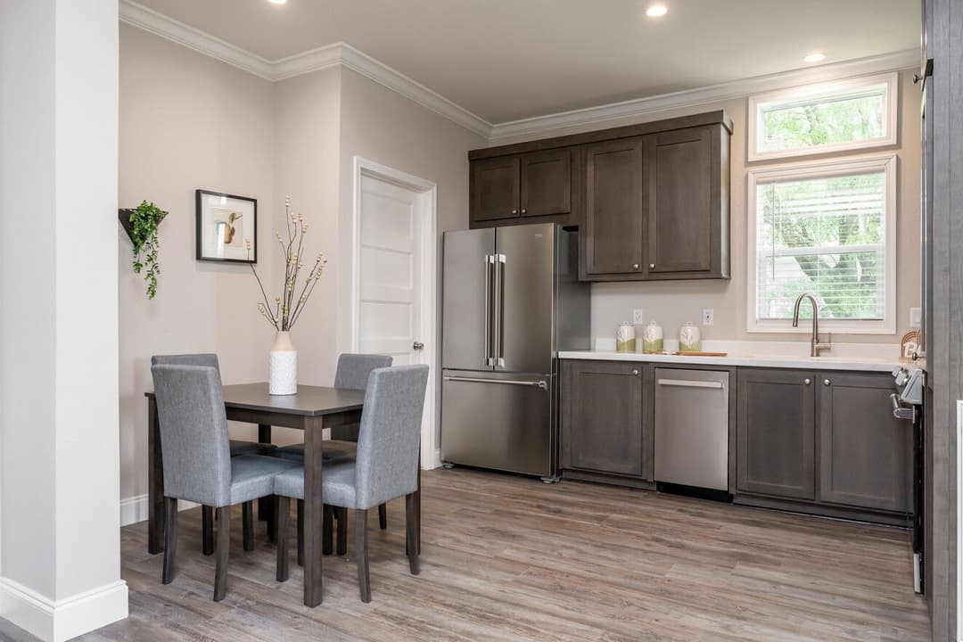 The chariot 24442a kitchen home features