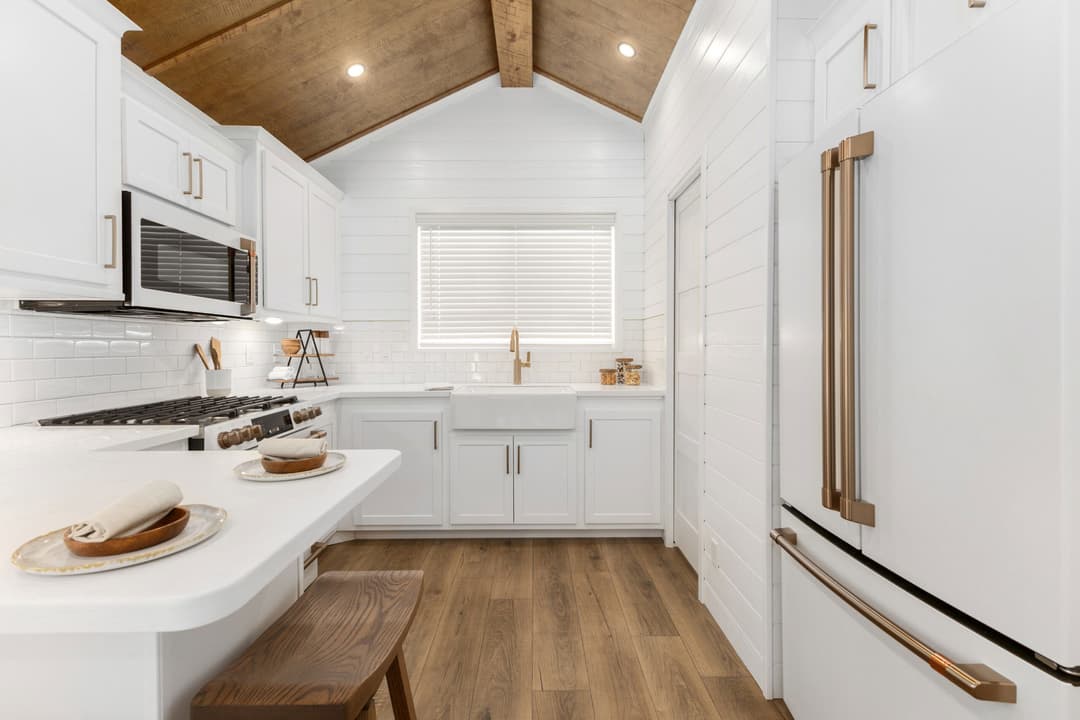 Eldorado 9101 kitchen home features