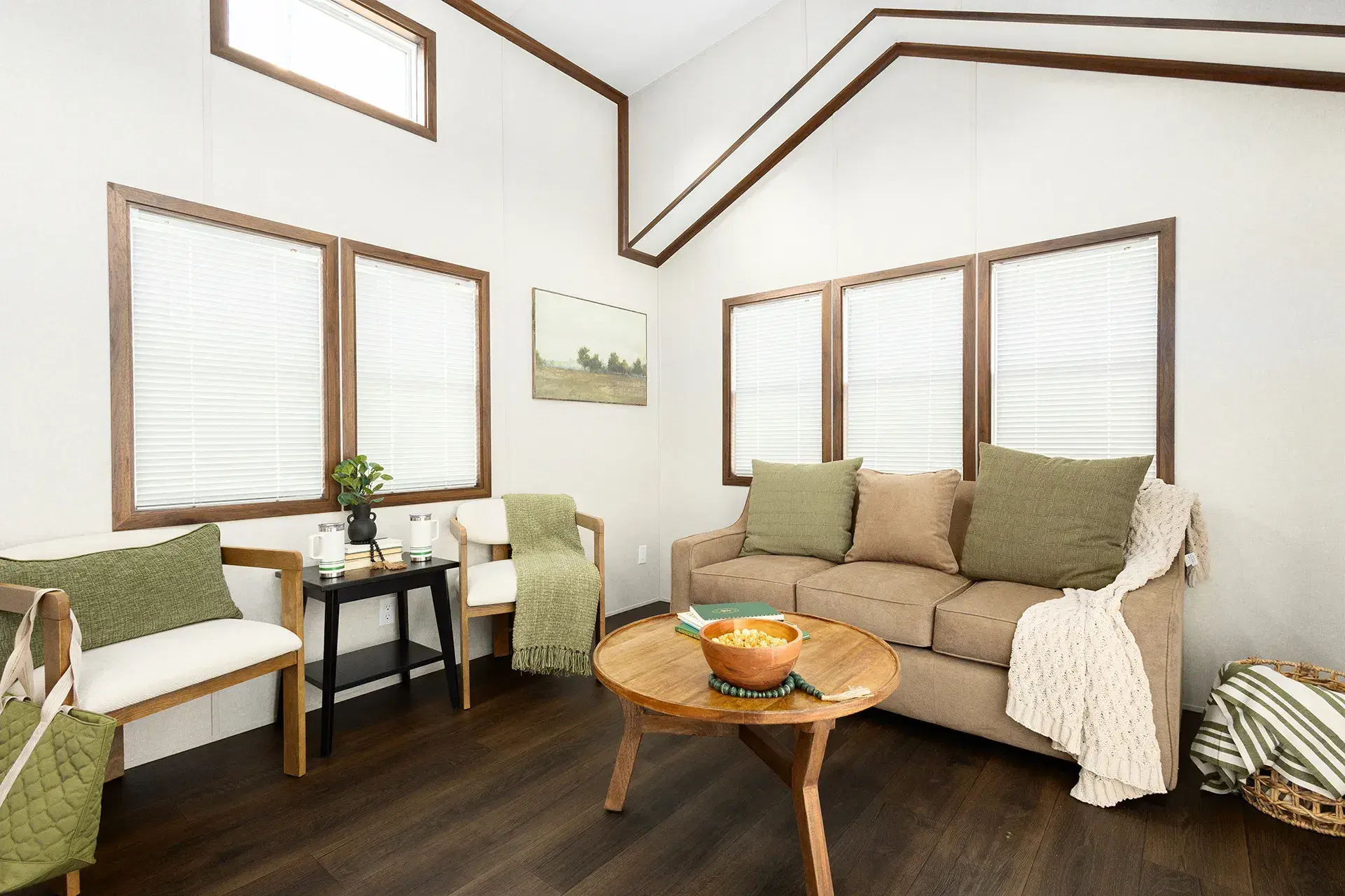 Canvas interior home features