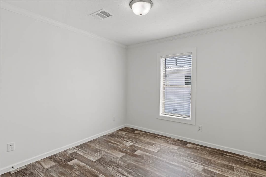 Mchann bedroom home features