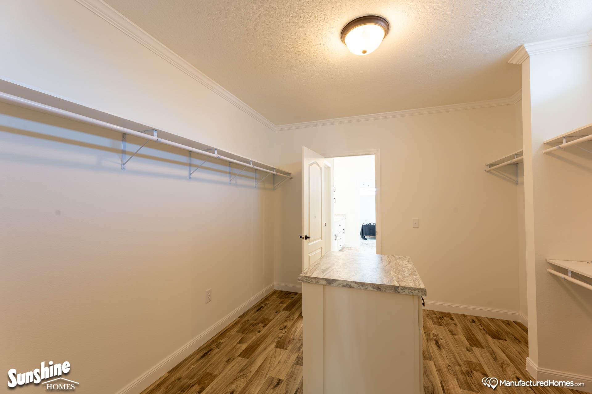 Pri3280-2040 interior home features