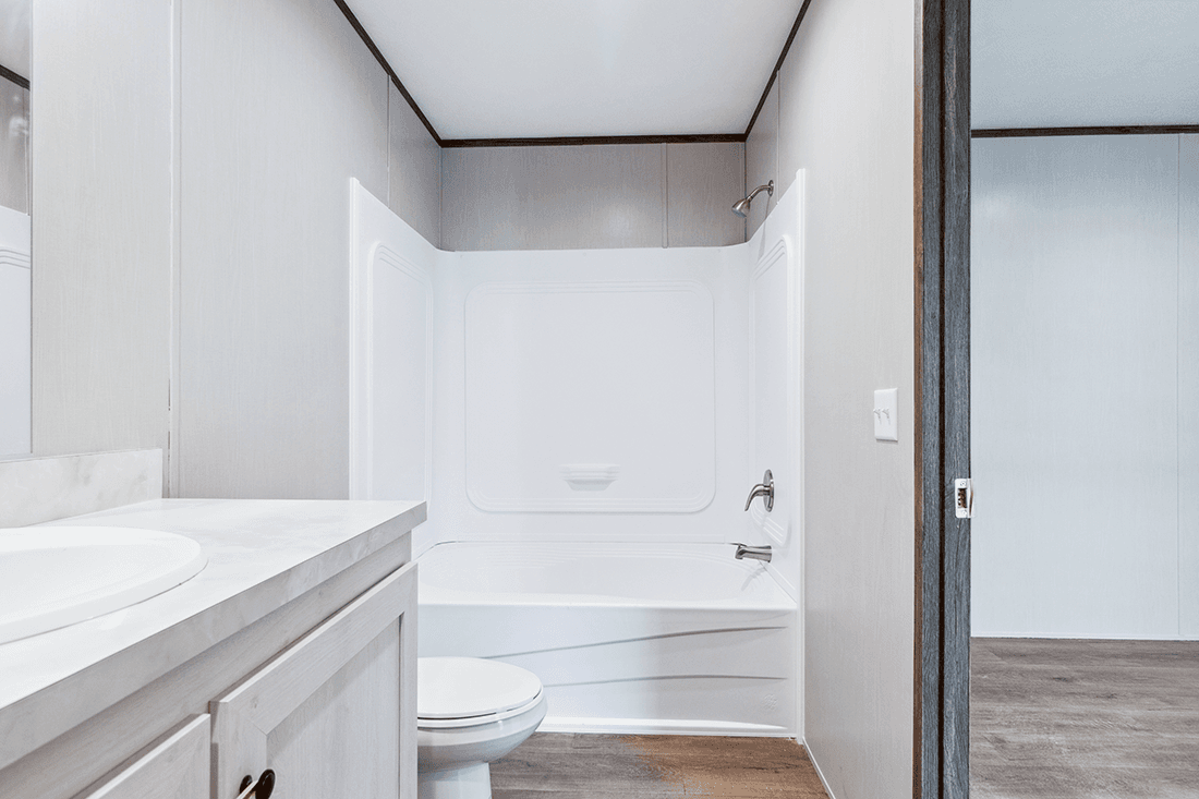 Homestead 16562a bathroom home features