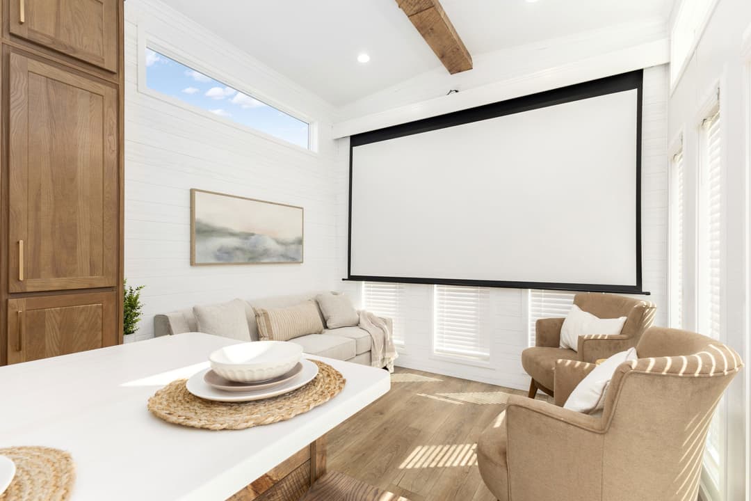 Island 6449 interior home features