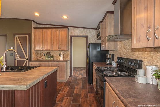 Retreat 30643r kitchen home features