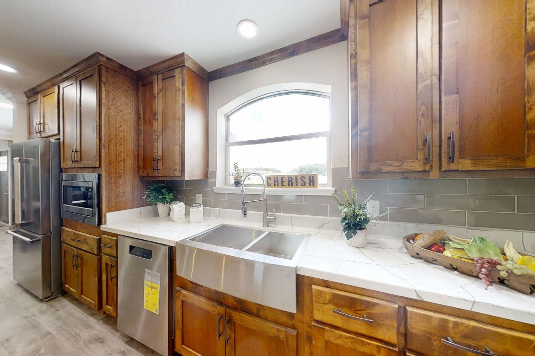 Pri3270-2014 kitchen home features