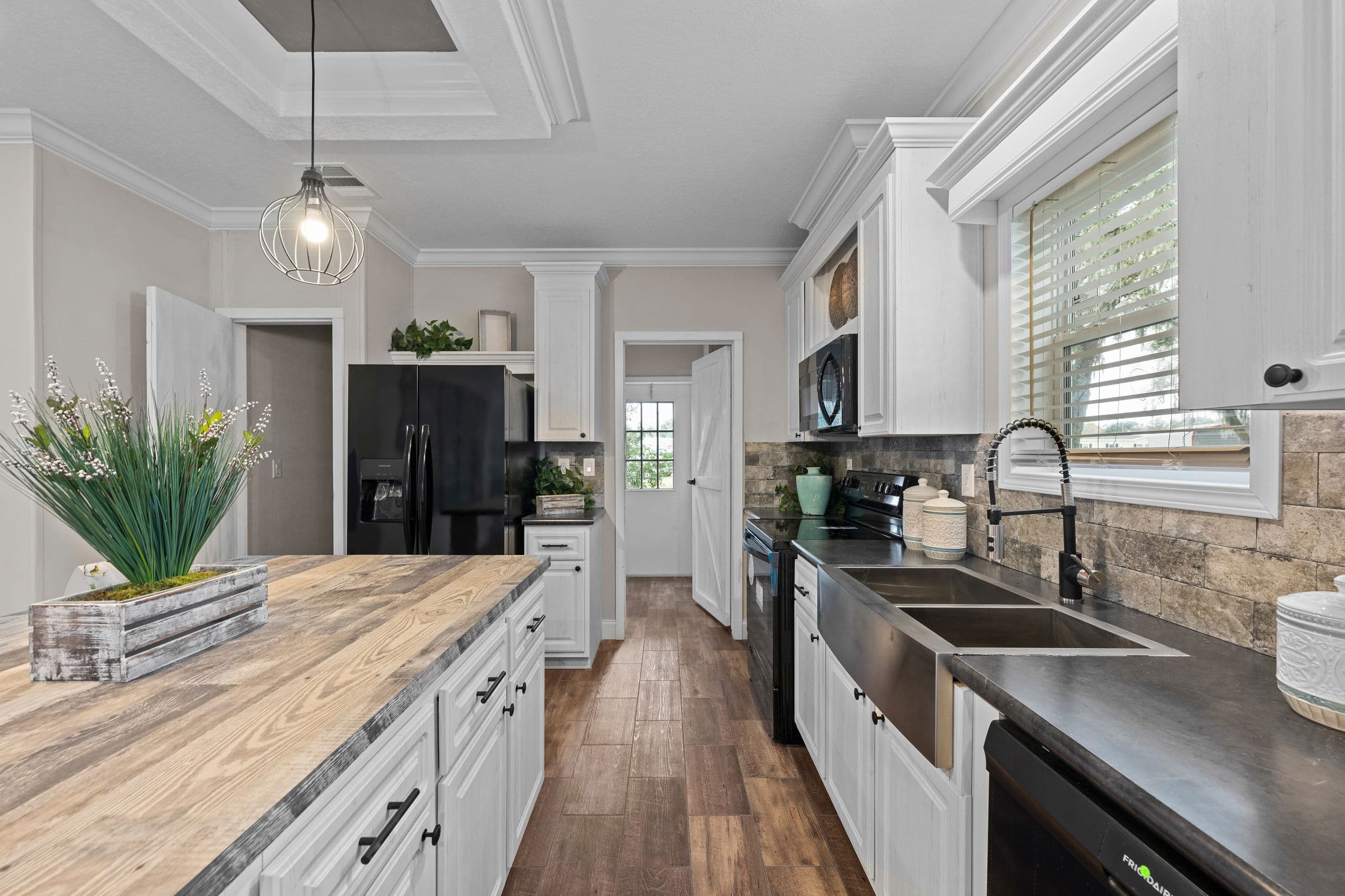 Manning kitchen home features