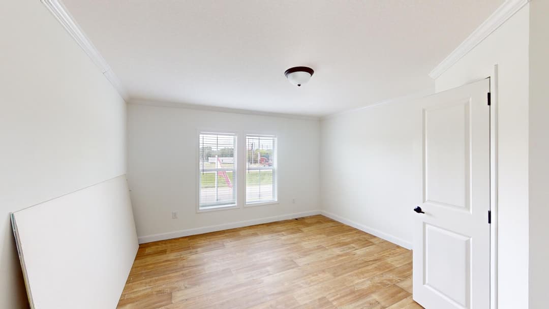 Pri3284-2010 bedroom home features