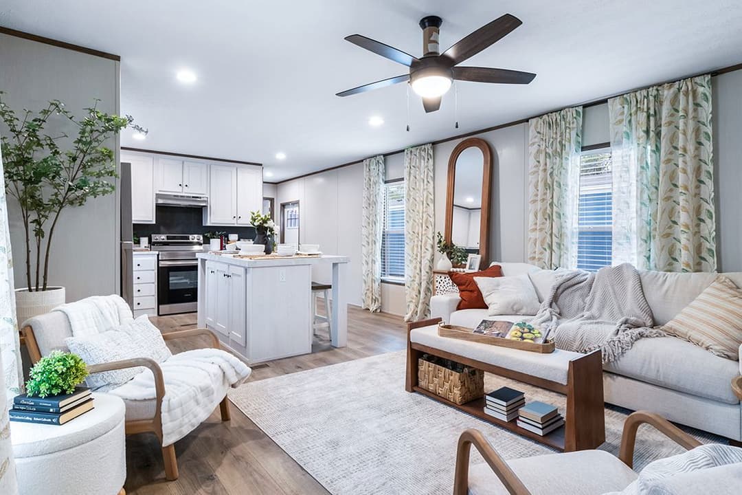 Select 16723i interior home features