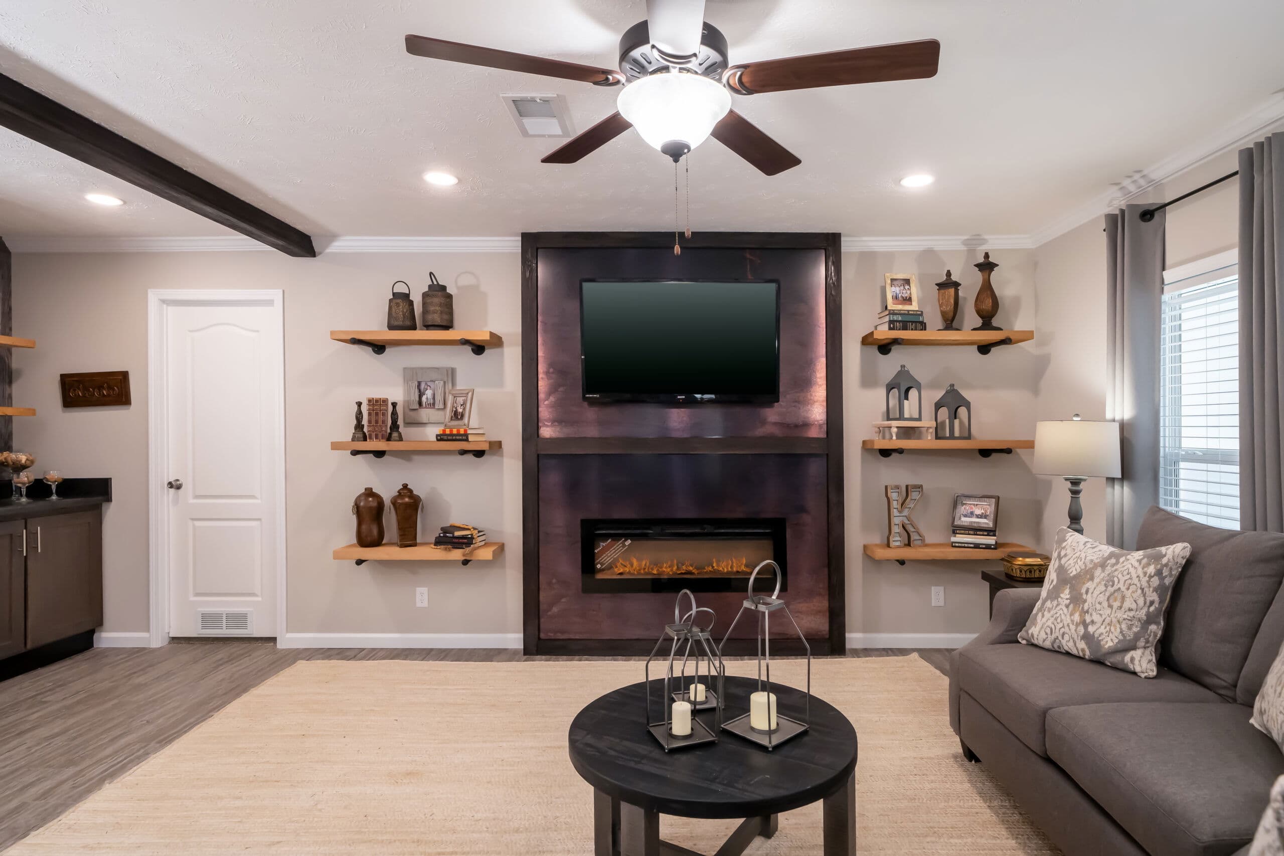 Md-54-32 the duke interior home features