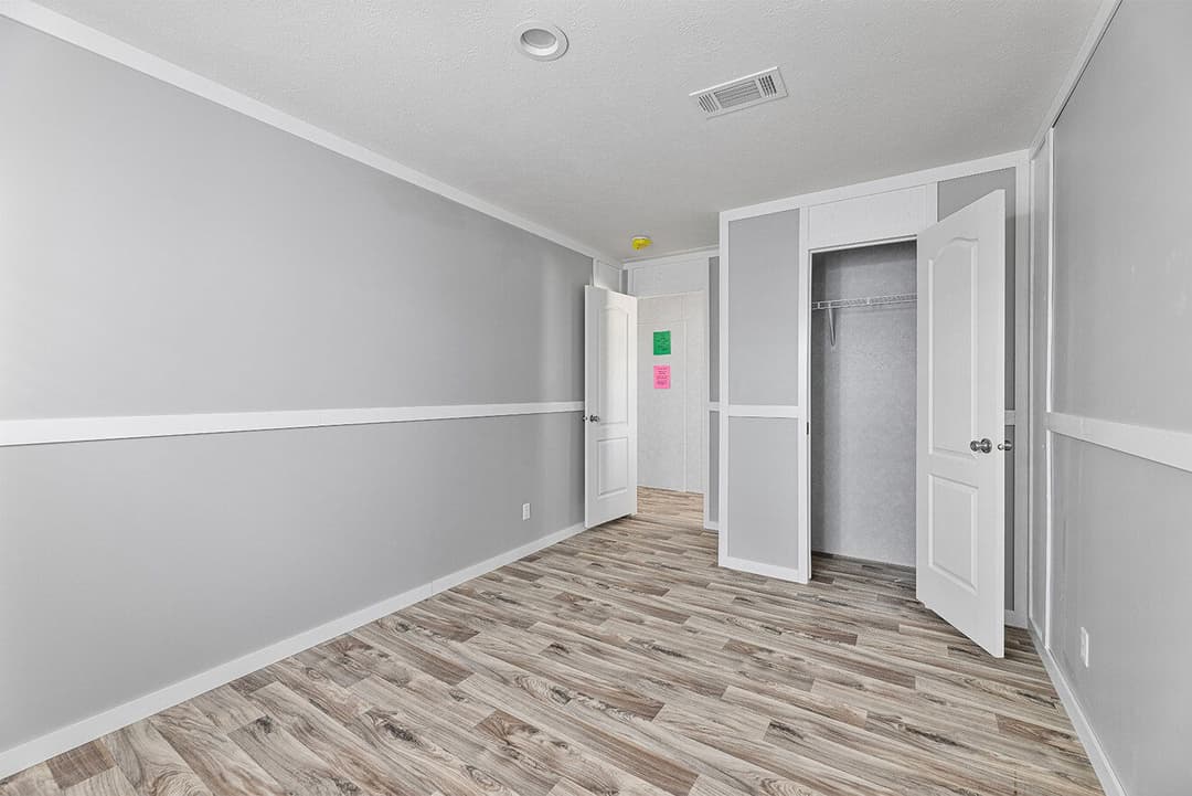 Valu maxx premier 32684e interior home features