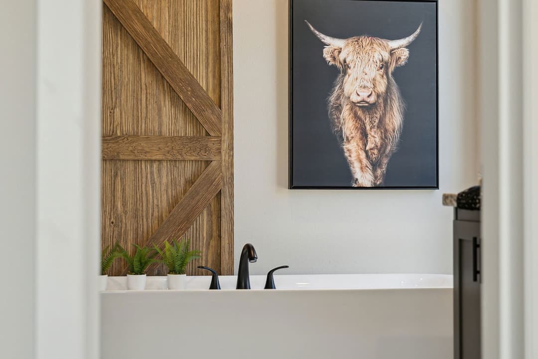 Sazerac bathroom home features