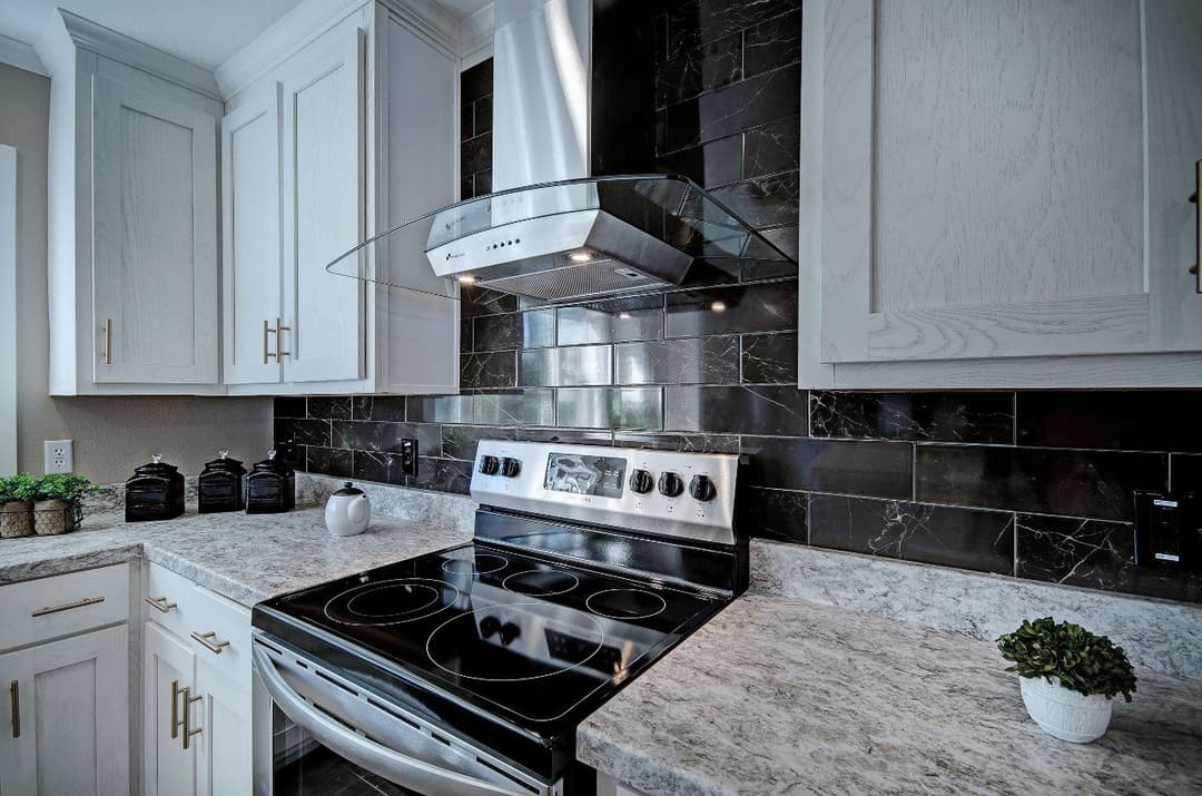 Sardis kitchen home features