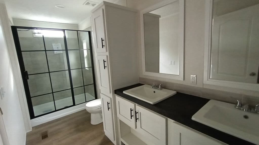 Ultra 16663u bathroom home features