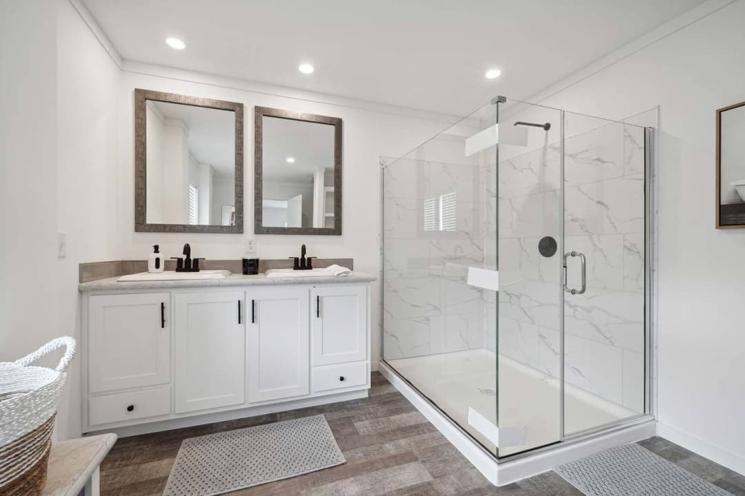 Pursuit bathroom home features