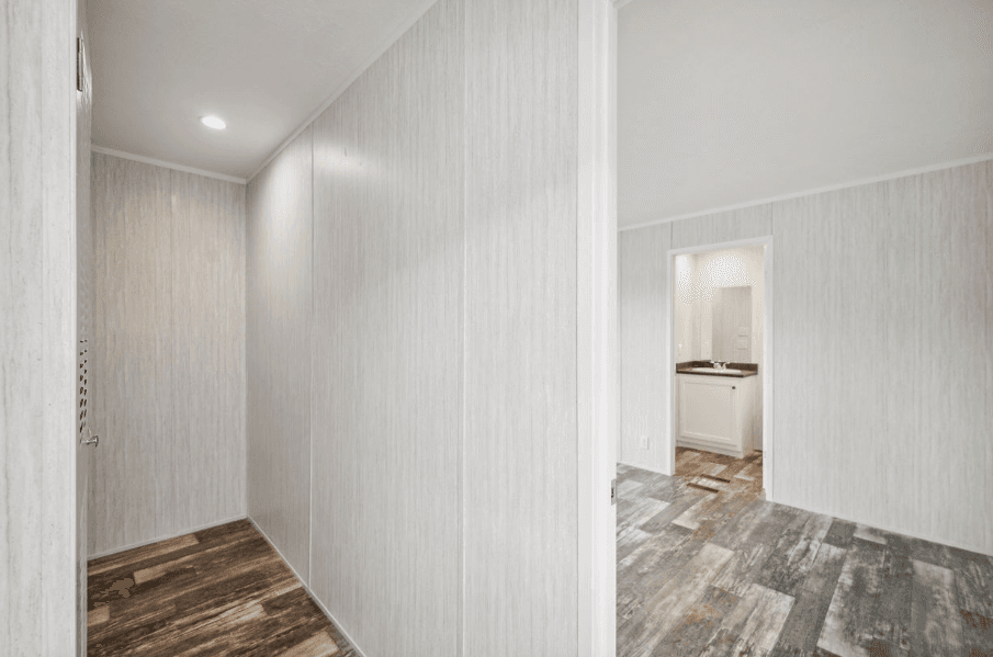 Hemisphere 6805 interior home features