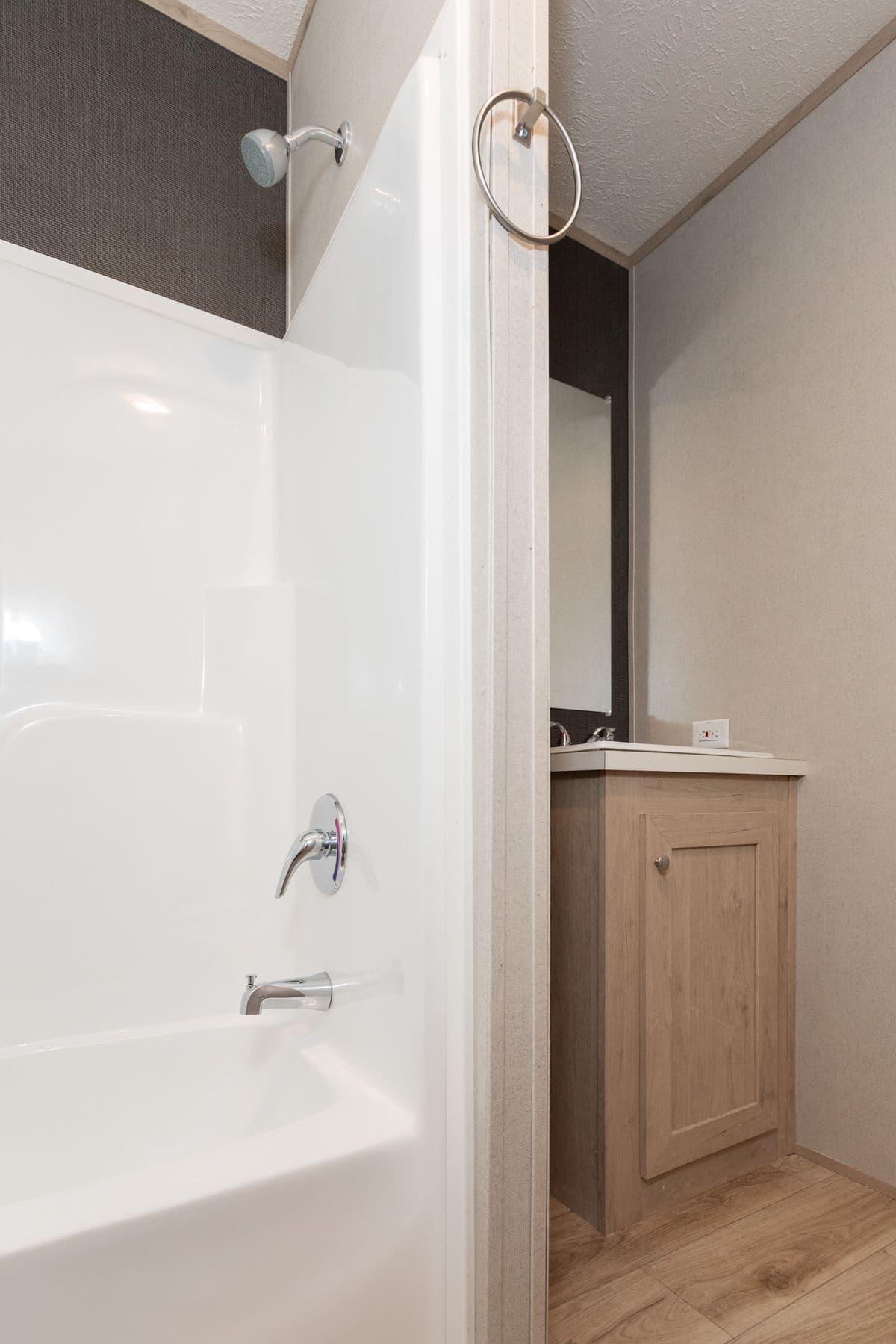 Blazer 48 a bathroom home features