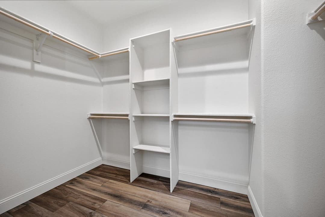 Mammoth park hud interior home features