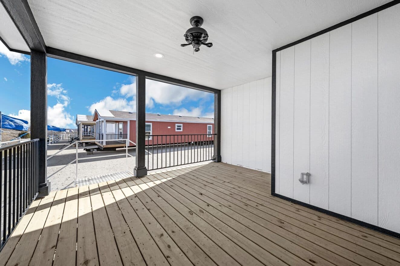 Sapphire 28663a exterior home features